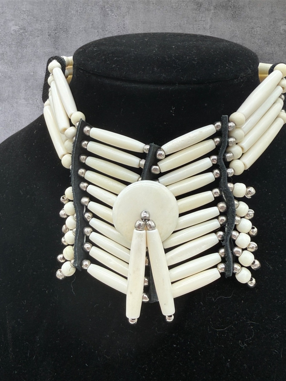 Native American Buffalo Bone Hair Pipe Collar Necklace: Uni-Sex Men’s or Women’s